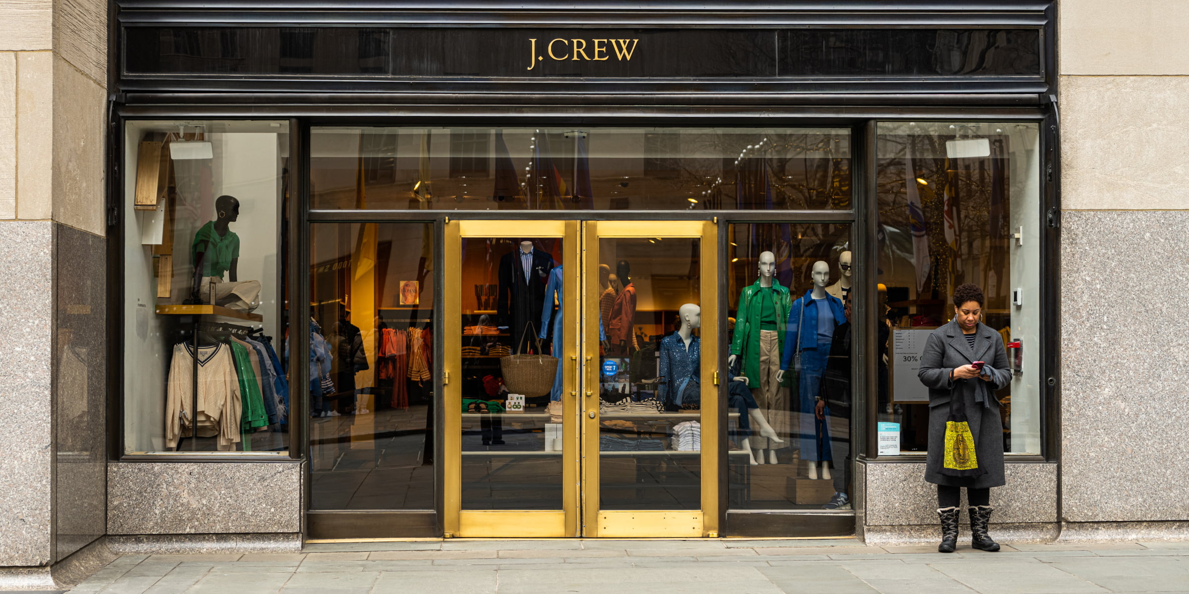   J.Crew: The Fashion Brand that Sets the Trend for Modern Style